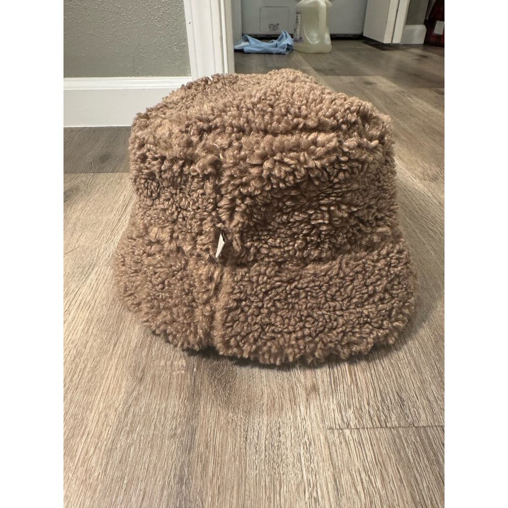 Banana Republic Sherpa Bucket Hat